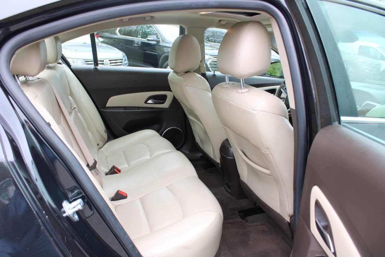 Used 2015 Chevrolet Cruze LTZ w/ Sun, Sound and Sport Package FWD image 27