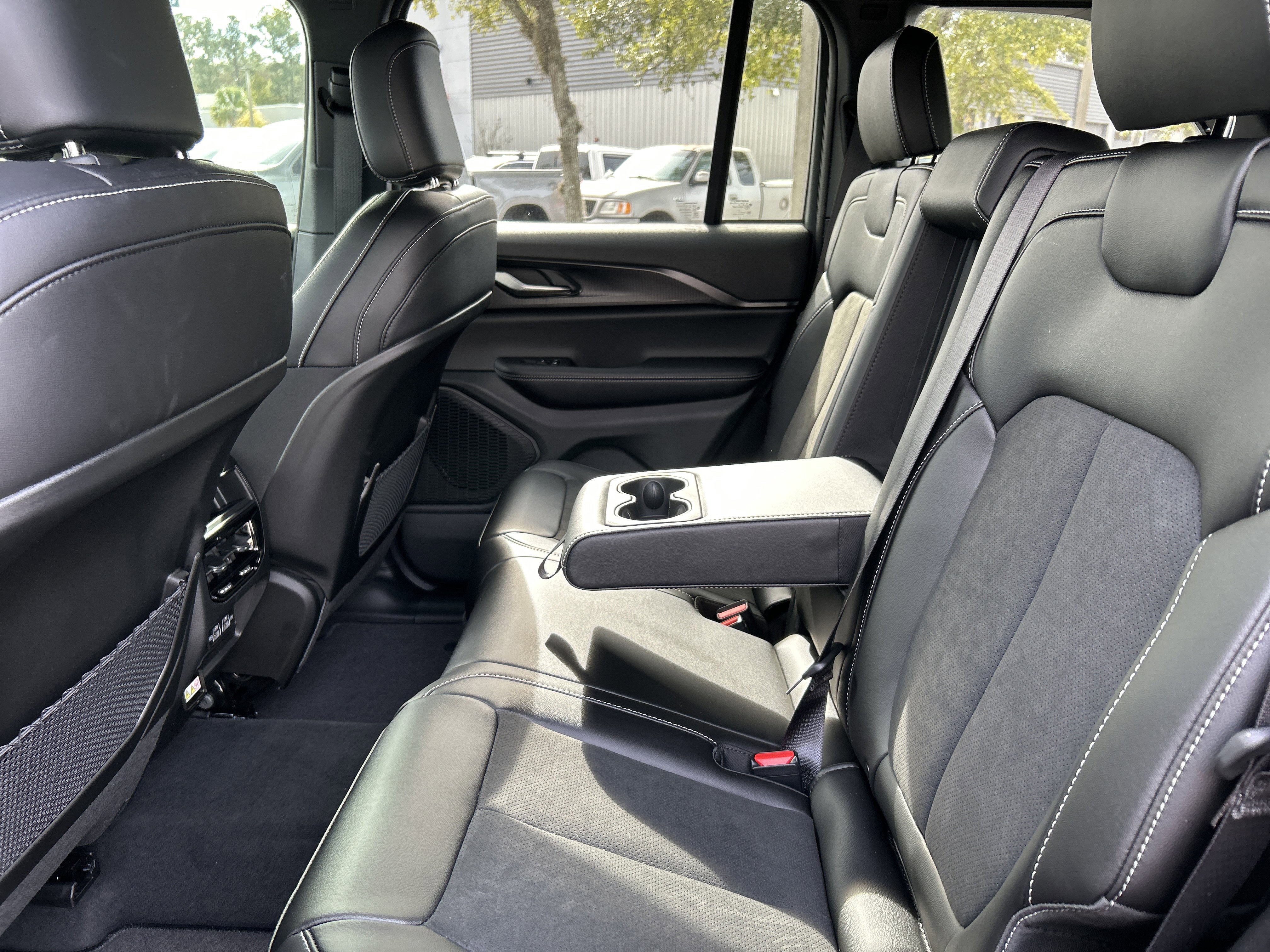 New 2025 Jeep Grand Cherokee Altitude image 56