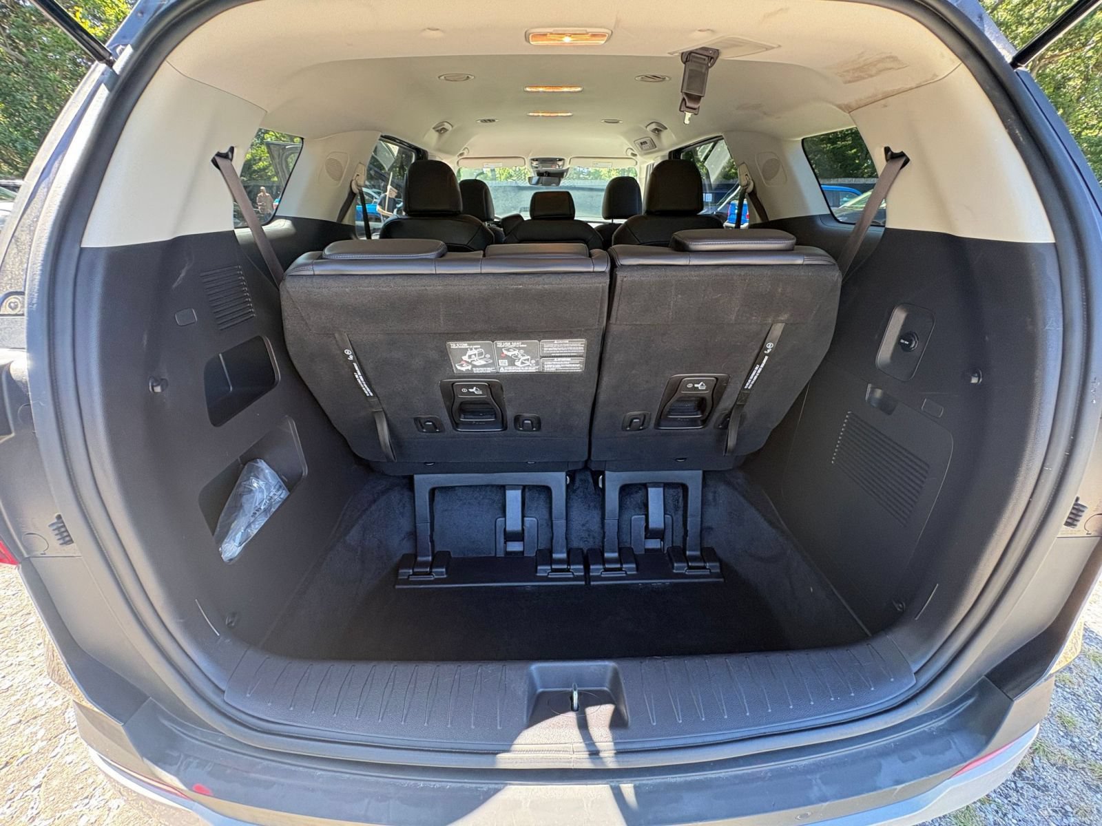 Used 2026 Kia Carnival FWD image 29