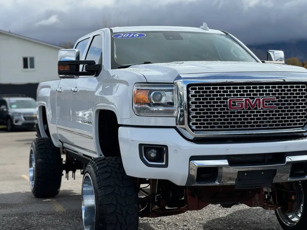 Used 2016 GMC Sierra 2500 Denali w/ Duramax Plus Package AWD/4WD image 50