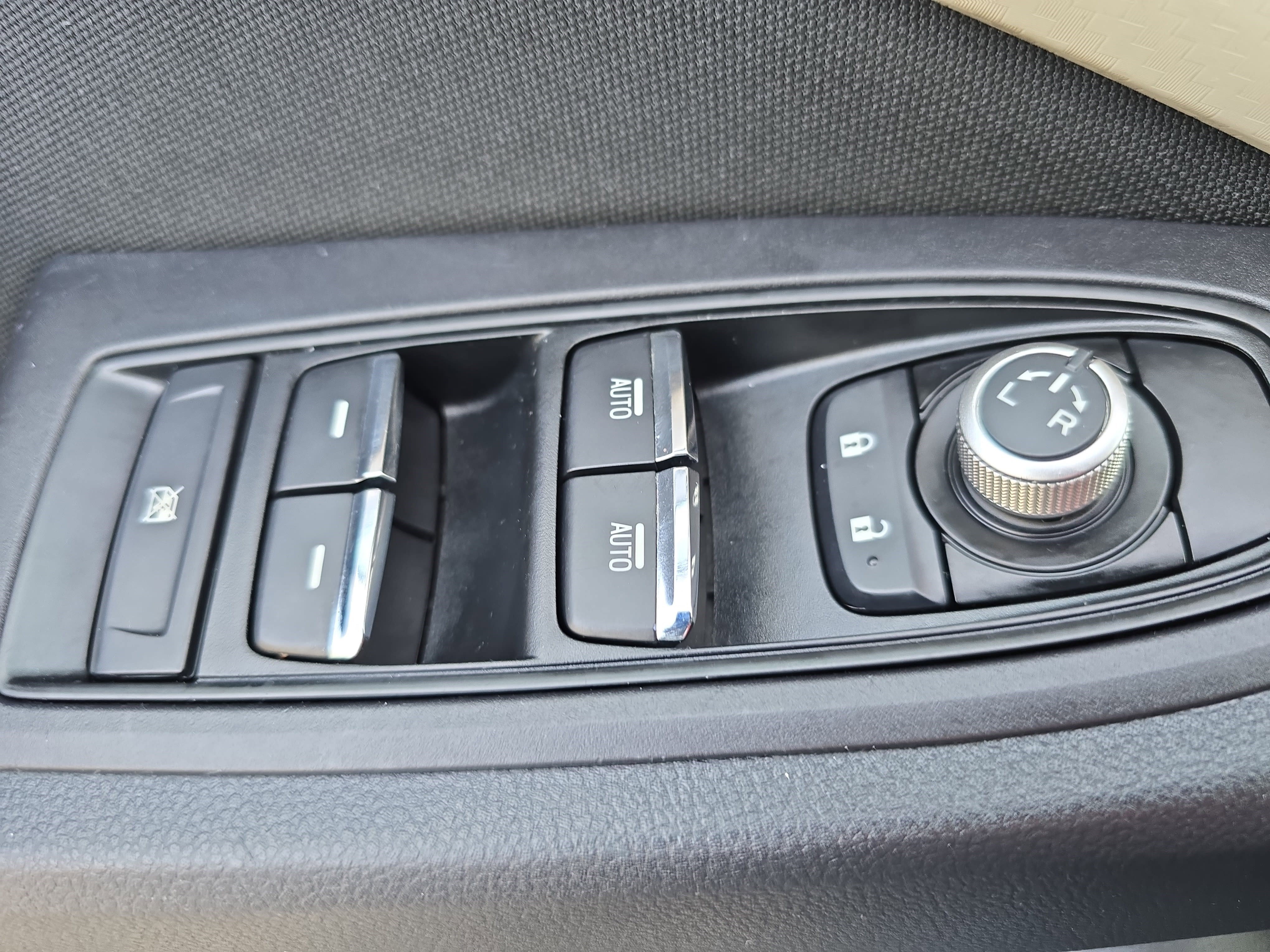 Used 2020 Subaru Ascent Premium w/ Convenience Package image 29