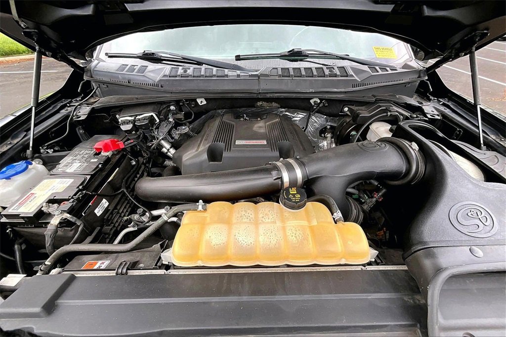 Used 2018 Ford F150 Raptor w/ Equipment Group 802A Luxury image 9