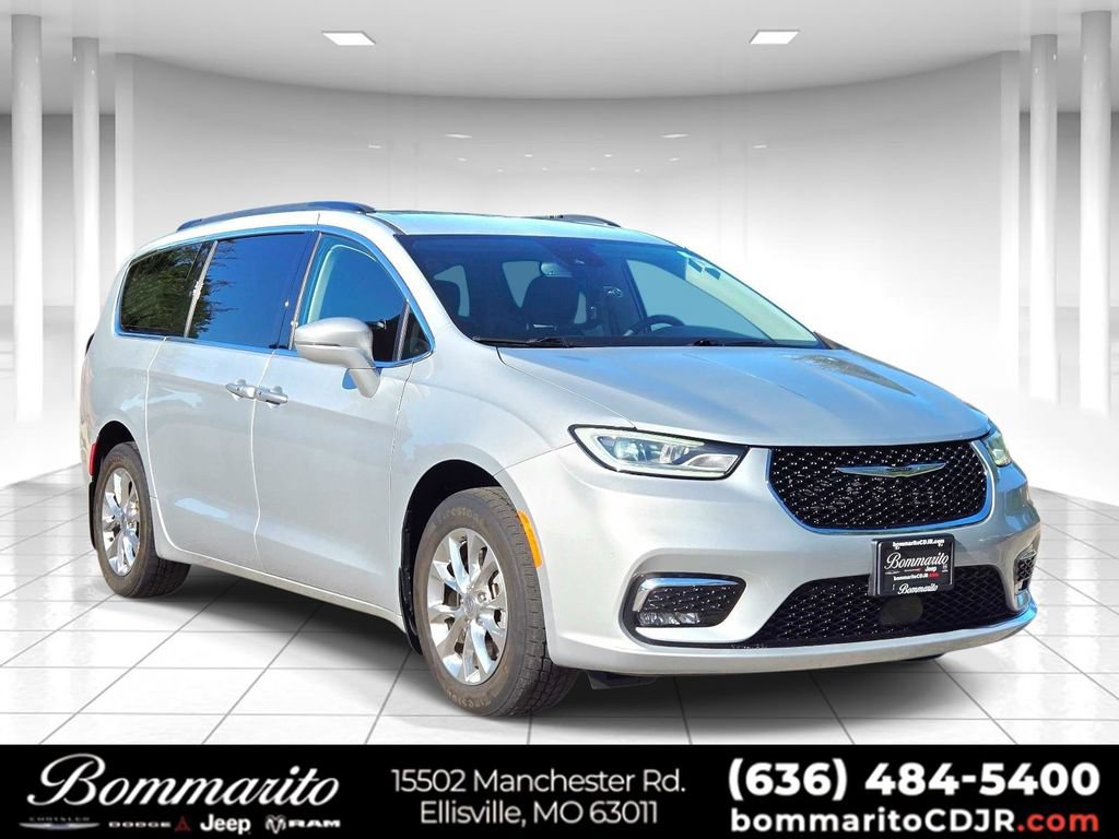 Used 2022 Chrysler Pacifica Touring-L AWD/4WD image 1