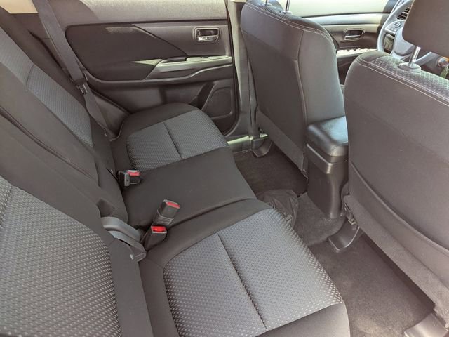 Used 2018 Mitsubishi Outlander ES AWD/4WD image 13