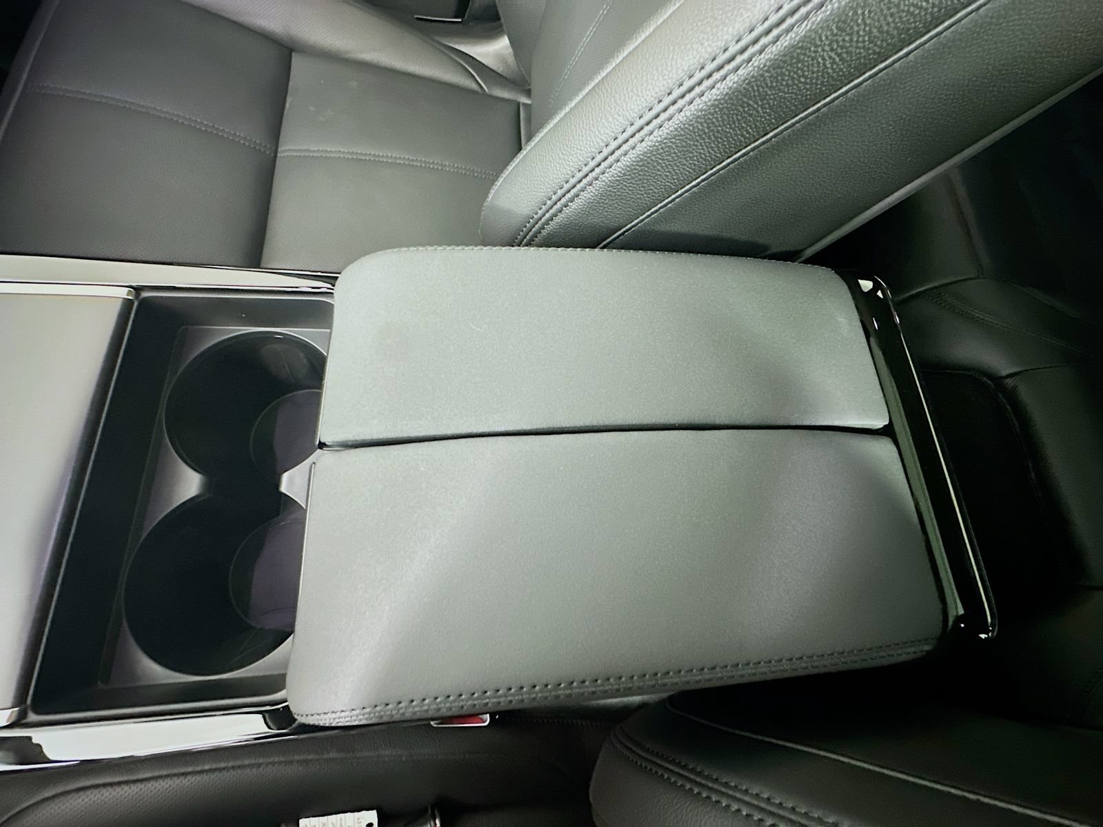 New 2026 Land Rover Range Rover Velar Dynamic SE AWD/4WD image 30