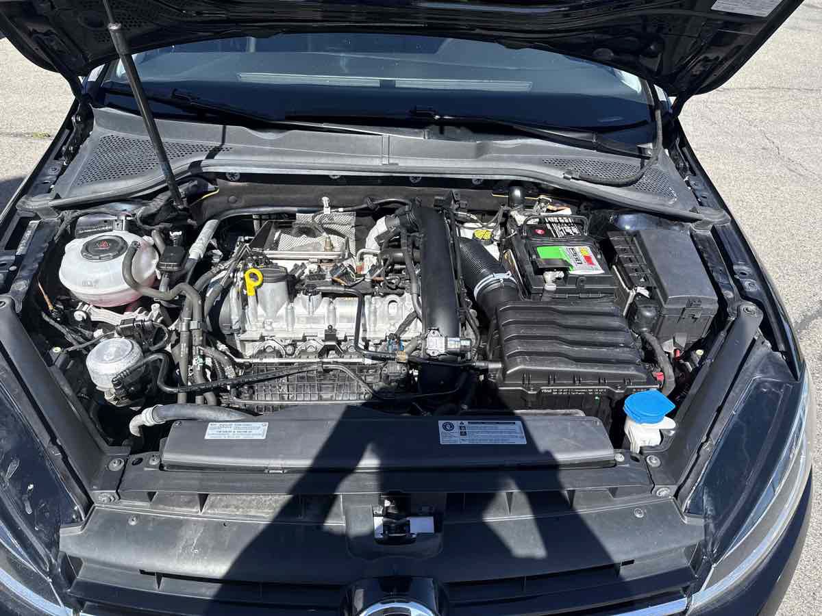 Used 2020 Volkswagen Golf 4-Door FWD image 23