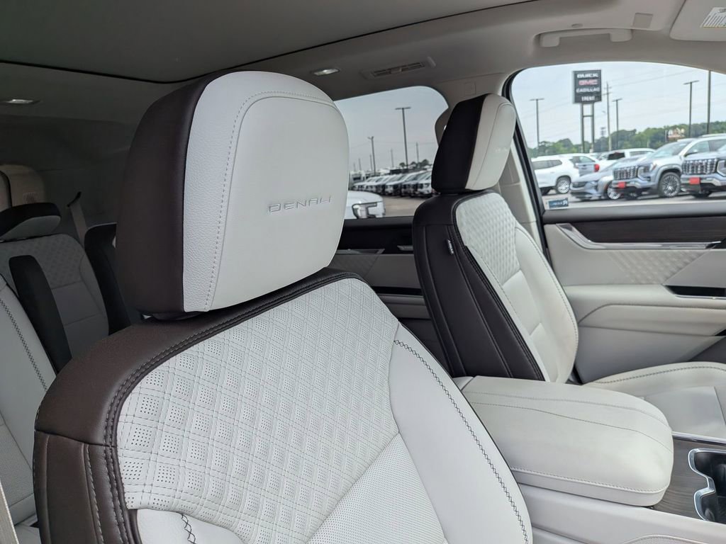 Certified 2025 GMC Acadia Denali w/ Super Cruise Package FWD image 28