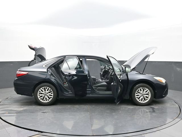 Used 2016 Toyota Camry LE image 64