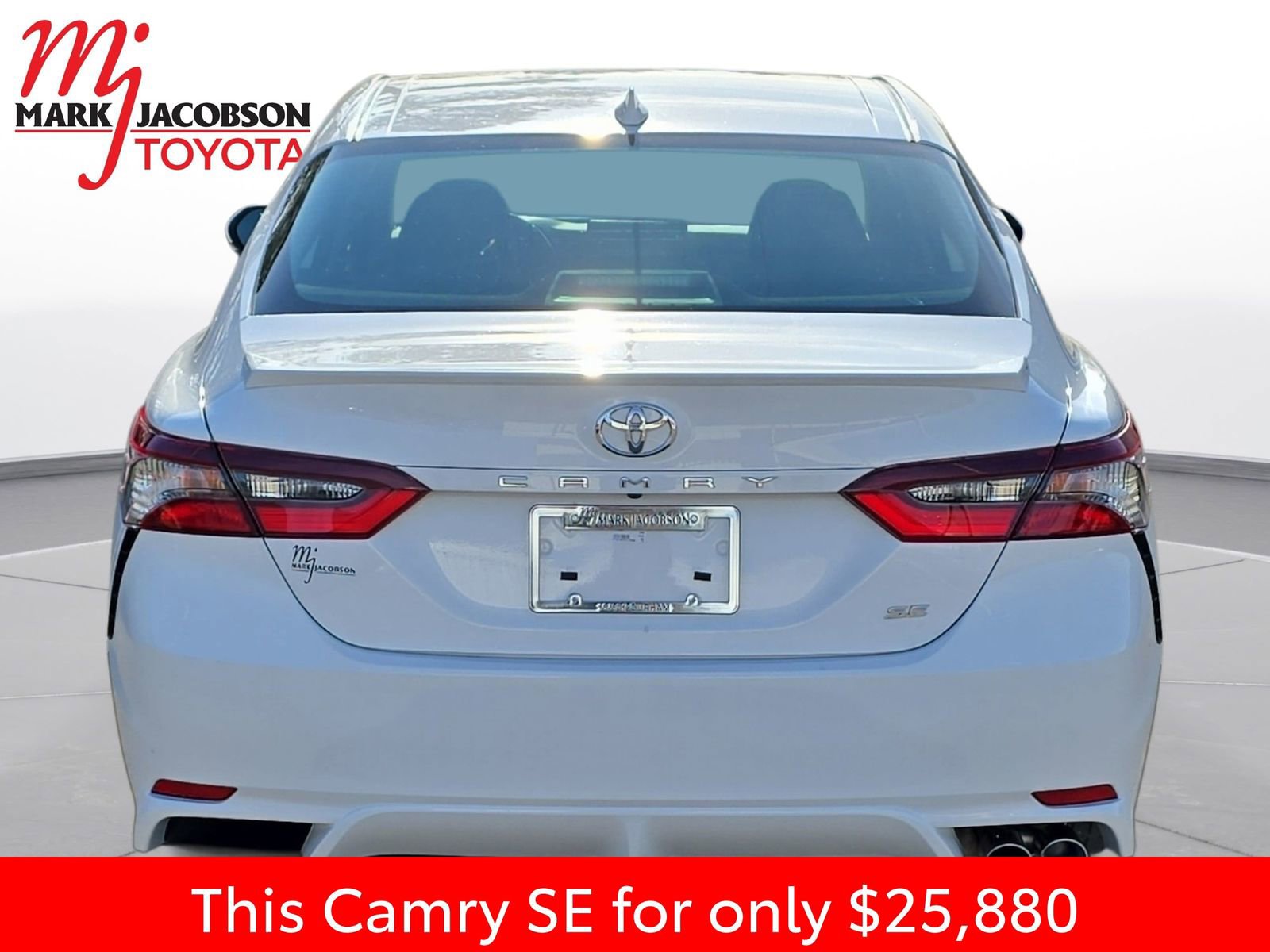 Used 2023 Toyota Camry SE image 11