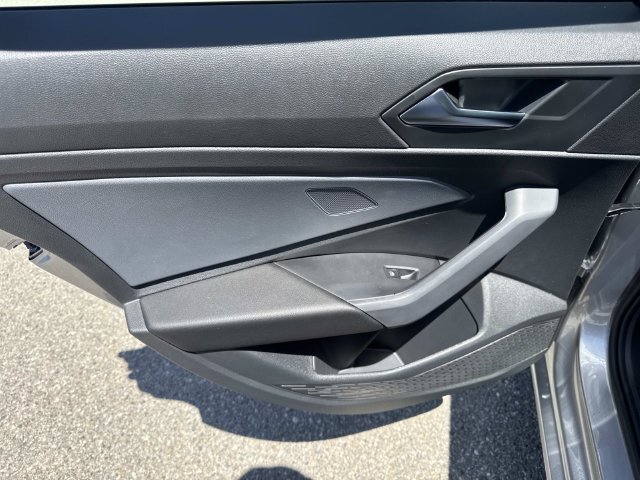 New 2026 Volkswagen Jetta SE FWD image 24