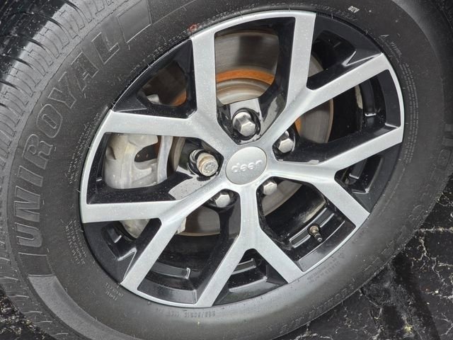 Used 2024 Jeep Grand Cherokee L Limited AWD/4WD image 24
