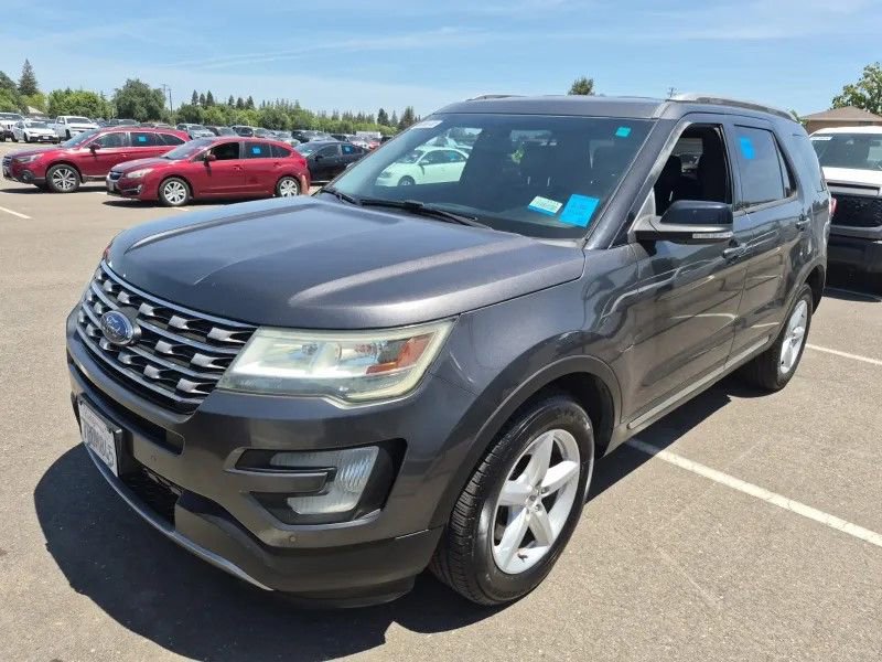 Used 2016 Ford Explorer XLT w/ Equipment Group 202A AWD/4WD image 6