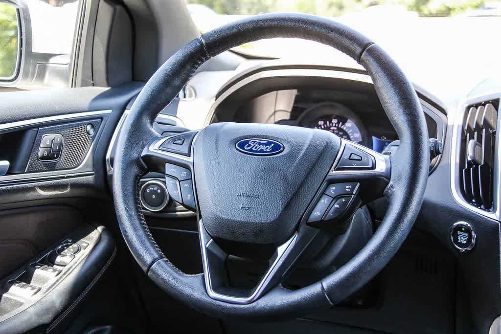 Used 2022 Ford Edge Titanium w/ Equipment Group 301A AWD/4WD image 16