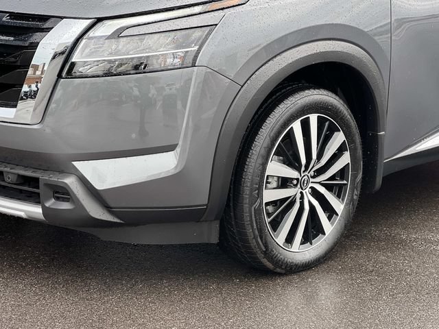 Used 2024 Nissan Pathfinder Platinum w/ Cargo Package AWD/4WD image 7