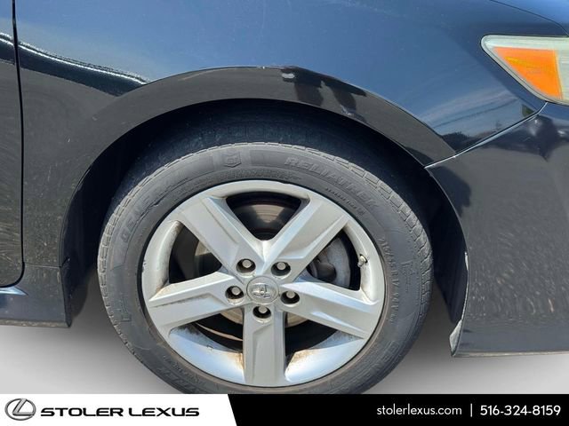Used 2014 Toyota Camry SE FWD image 6