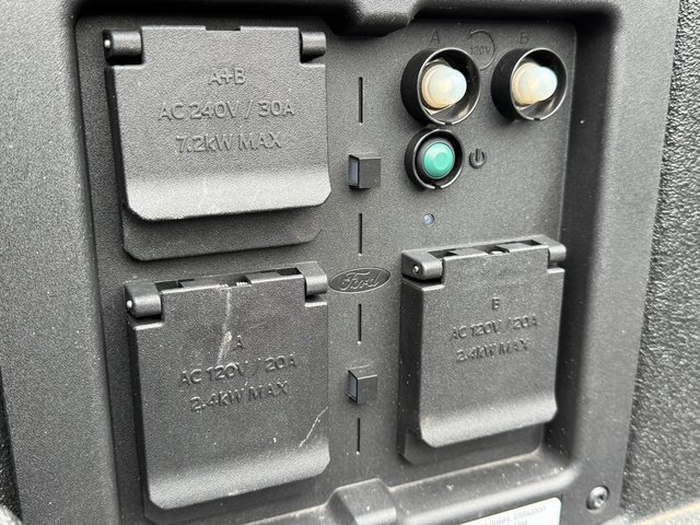 Used 2021 Ford F150 Limited image 11