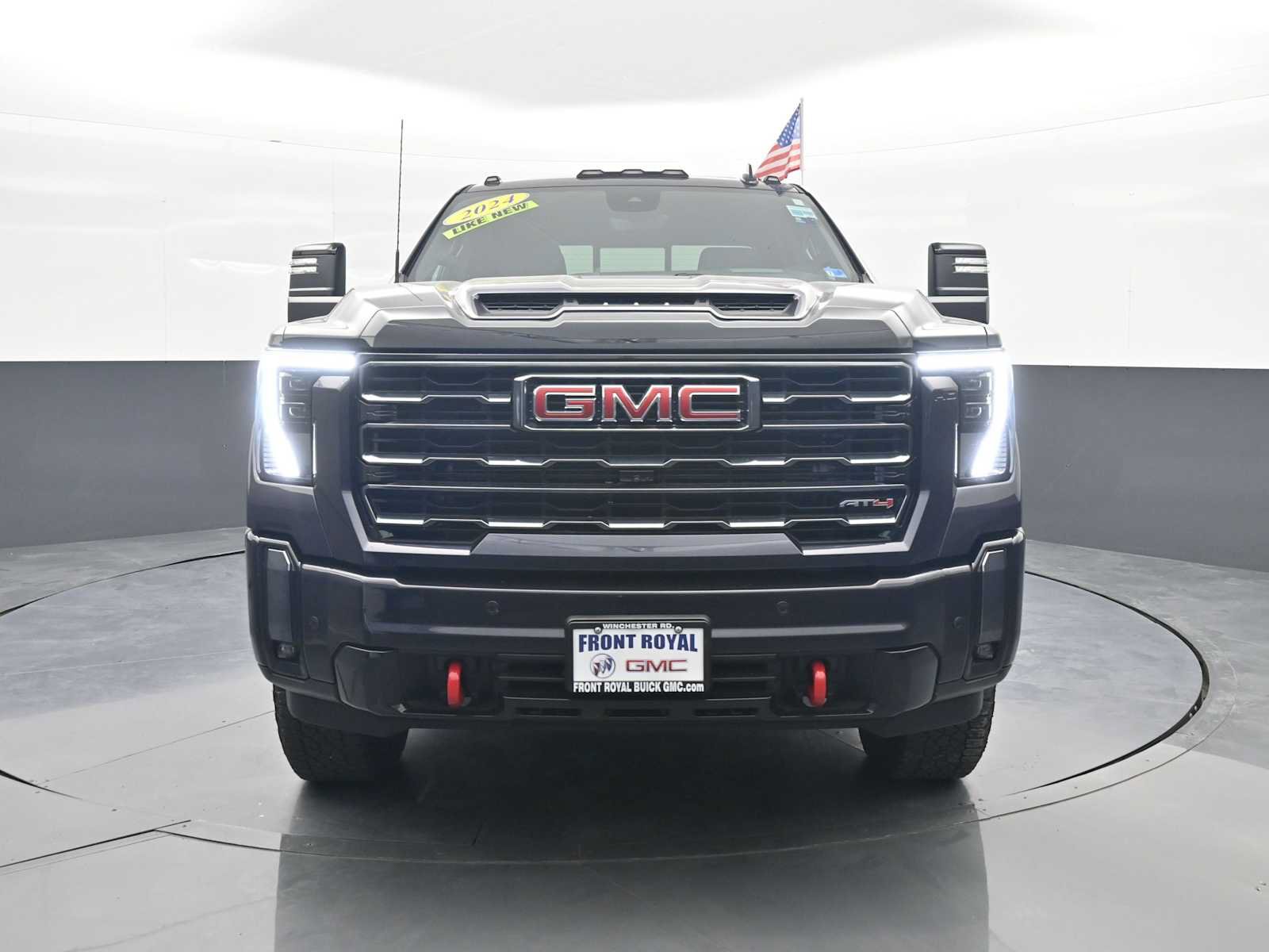 Used 2024 GMC Sierra 2500 AT4 w/ AT4 Premium Plus Package AWD/4WD image 3