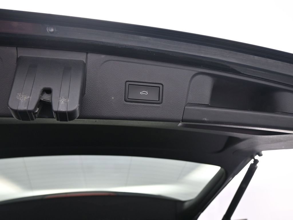 Used 2023 Volkswagen Atlas SE image 44