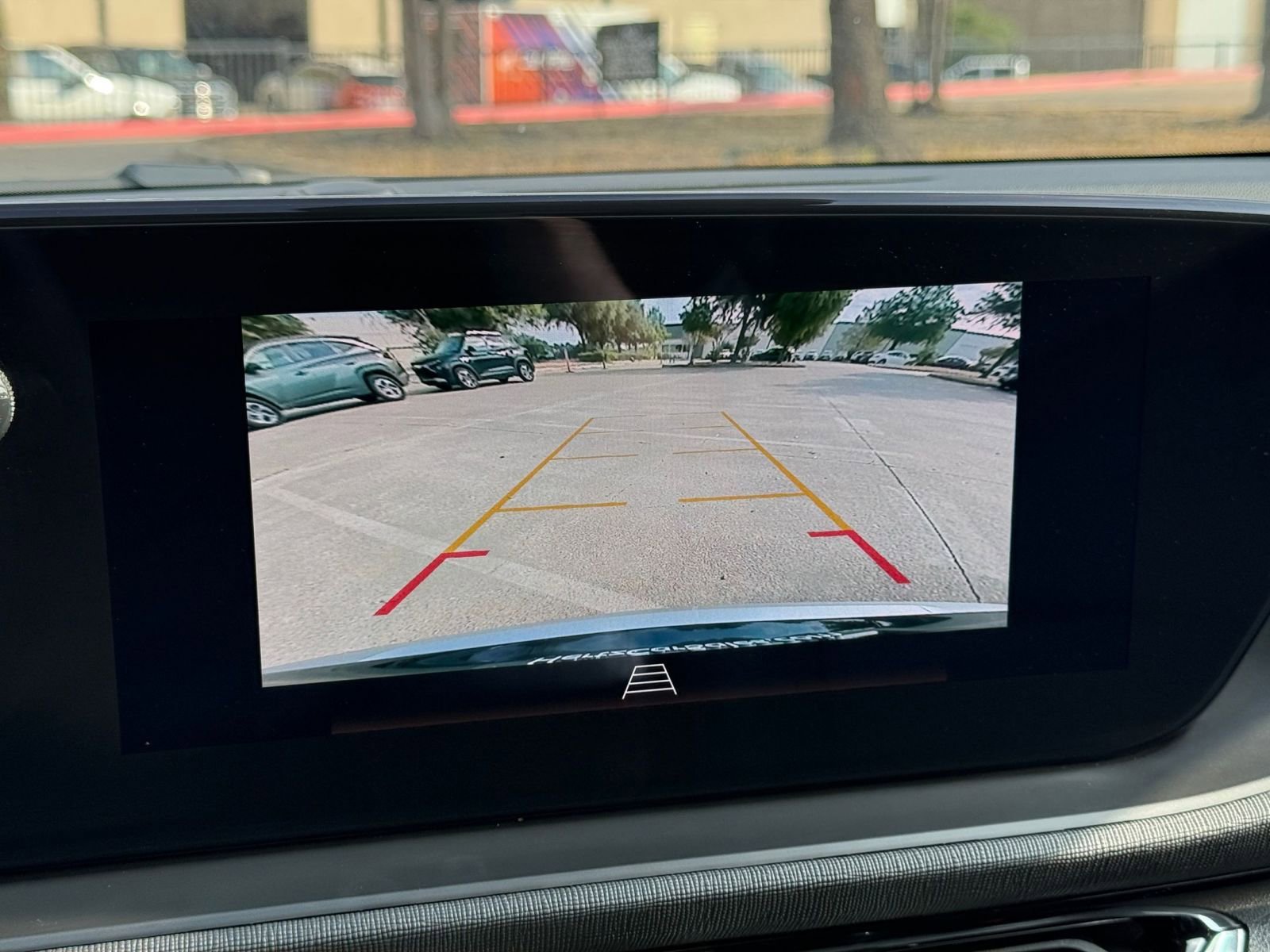 Used 2025 Buick Envista Sport Touring image 17