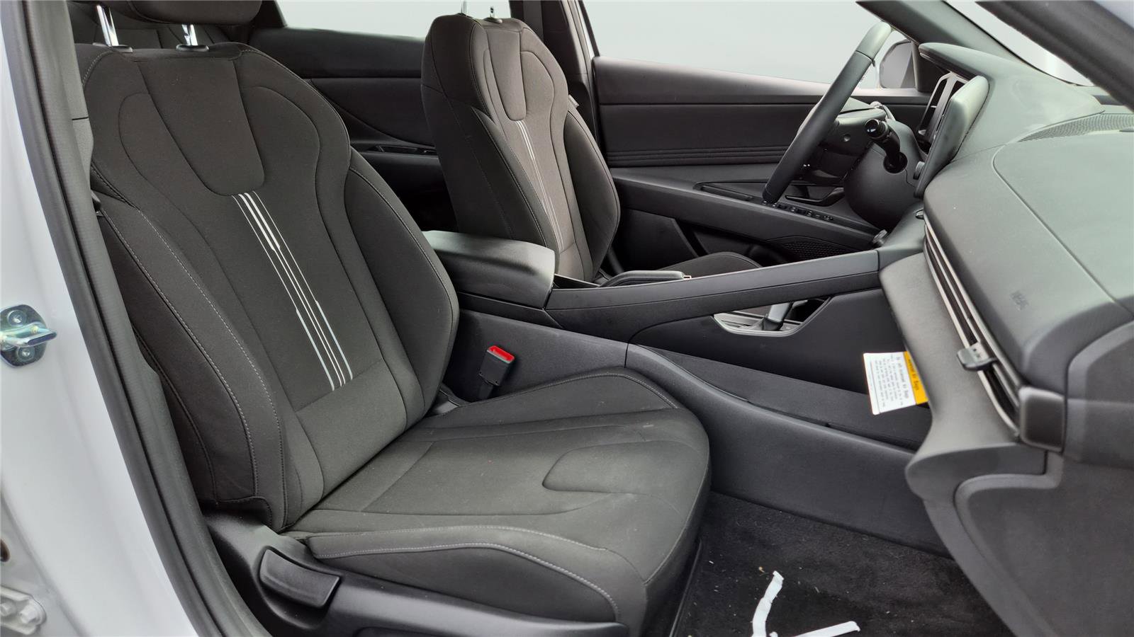 Used 2026 Hyundai Elantra Sport FWD image 14