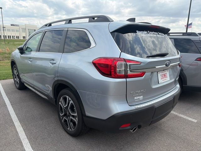 Used 2026 Subaru Ascent Limited AWD/4WD image 2