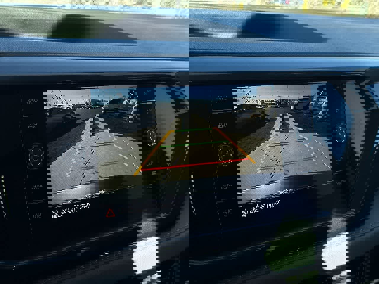 Used 2022 Volkswagen Taos SEL image 19