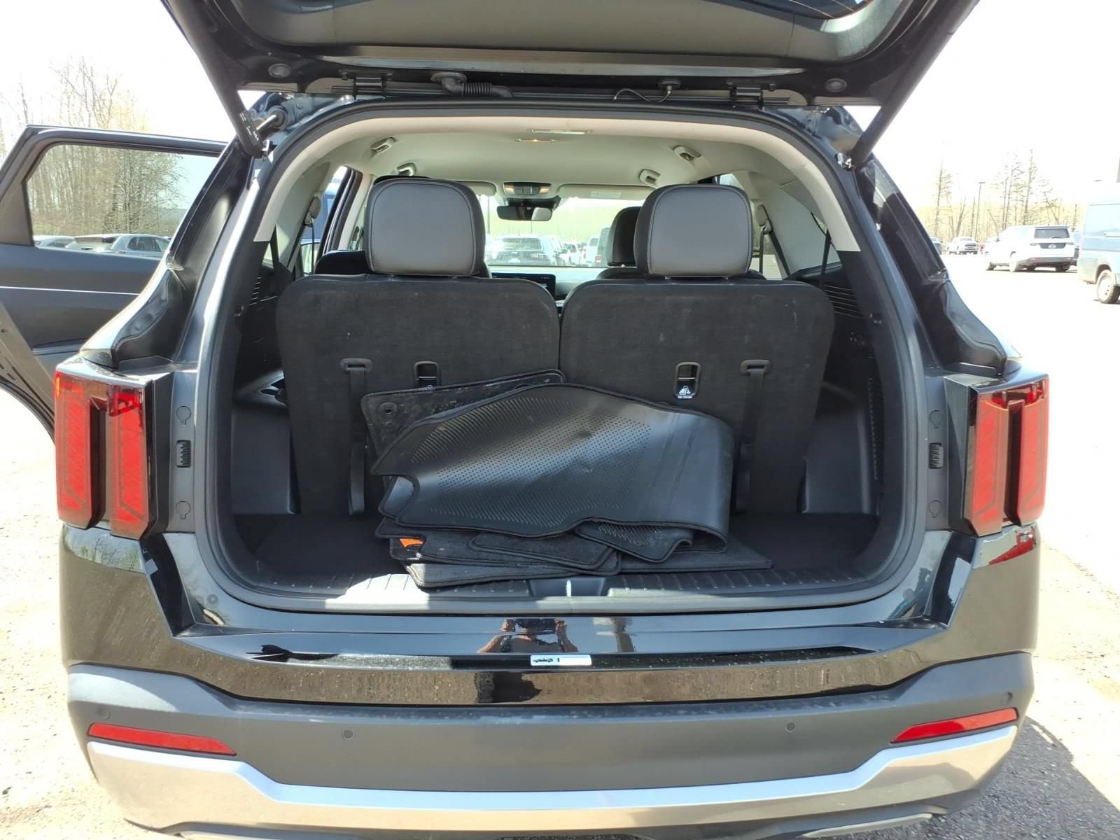 Used 2024 Kia Sorento EX AWD/4WD image 14