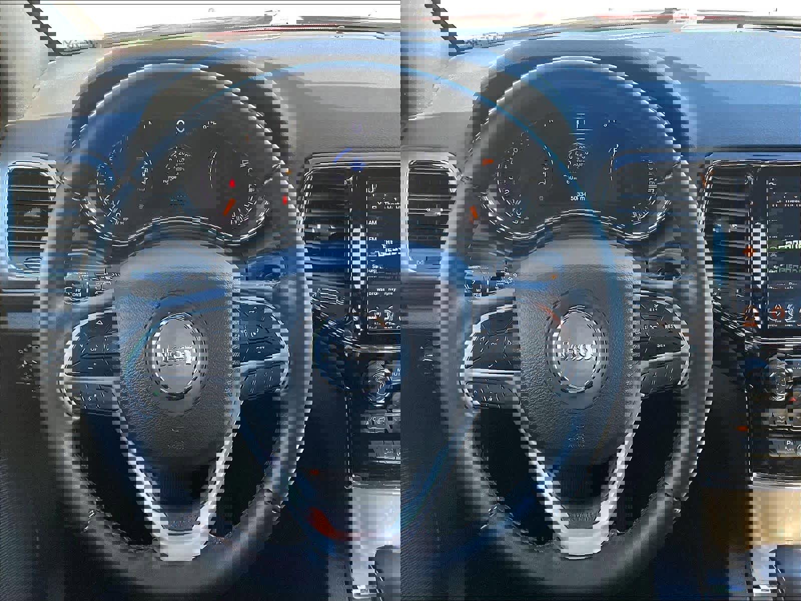 Used 2022 Jeep Grand Cherokee Laredo X image 7