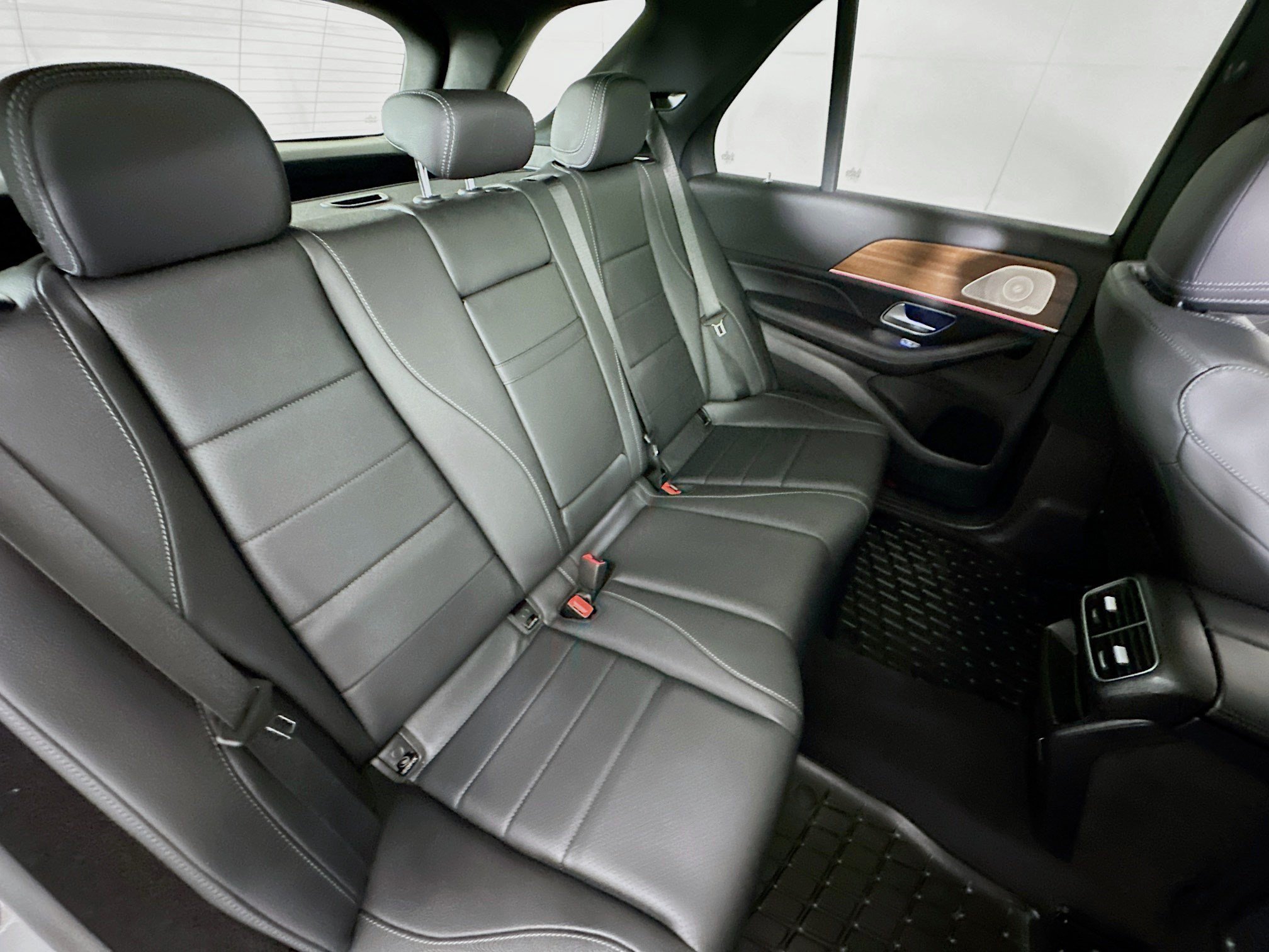 Used 2025 Mercedes-Benz GLE 450 4MATIC image 29