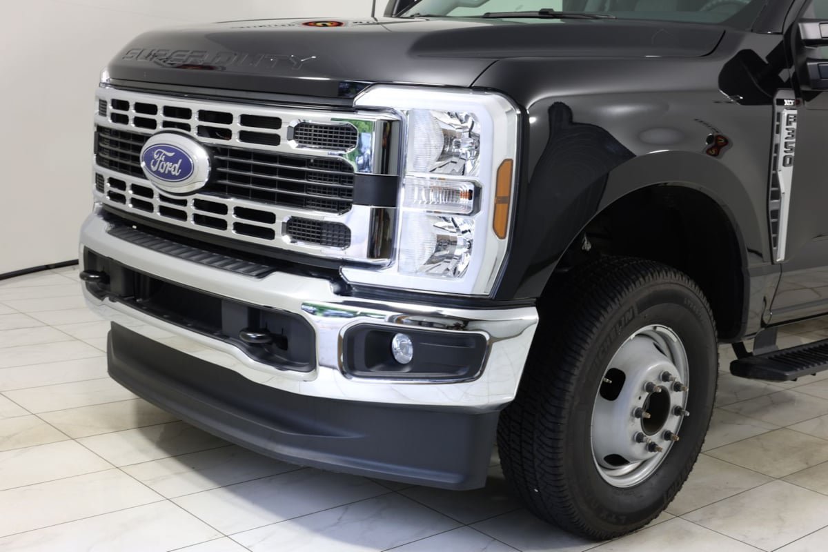 Used 2025 Ford F350 XLT AWD/4WD image 18