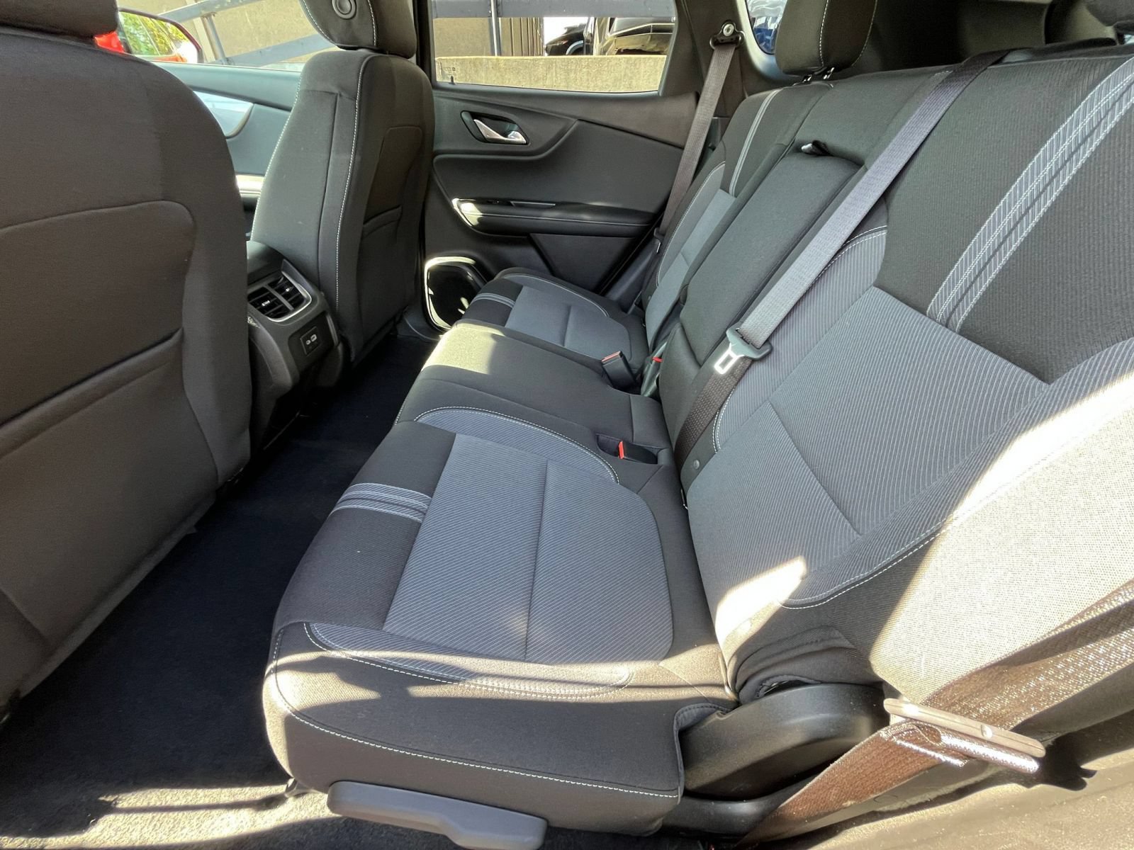 Used 2025 Chevrolet Blazer LT FWD image 27