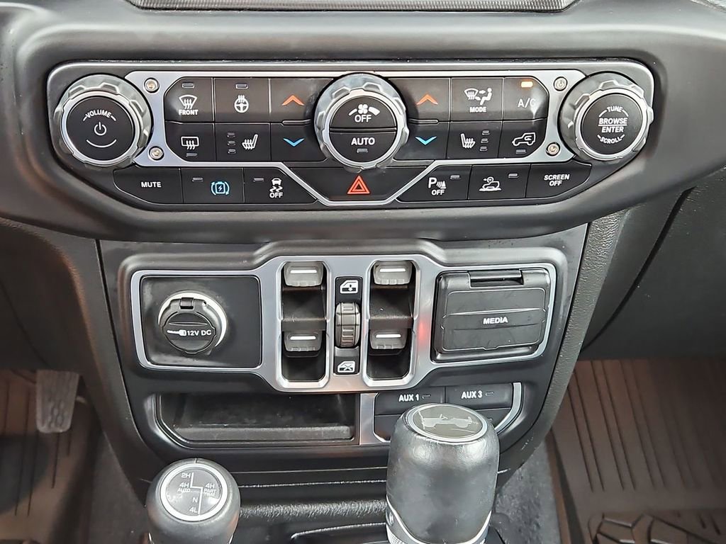 Used 2021 Jeep Wrangler Unlimited Sahara w/ Cold Weather Group image 14