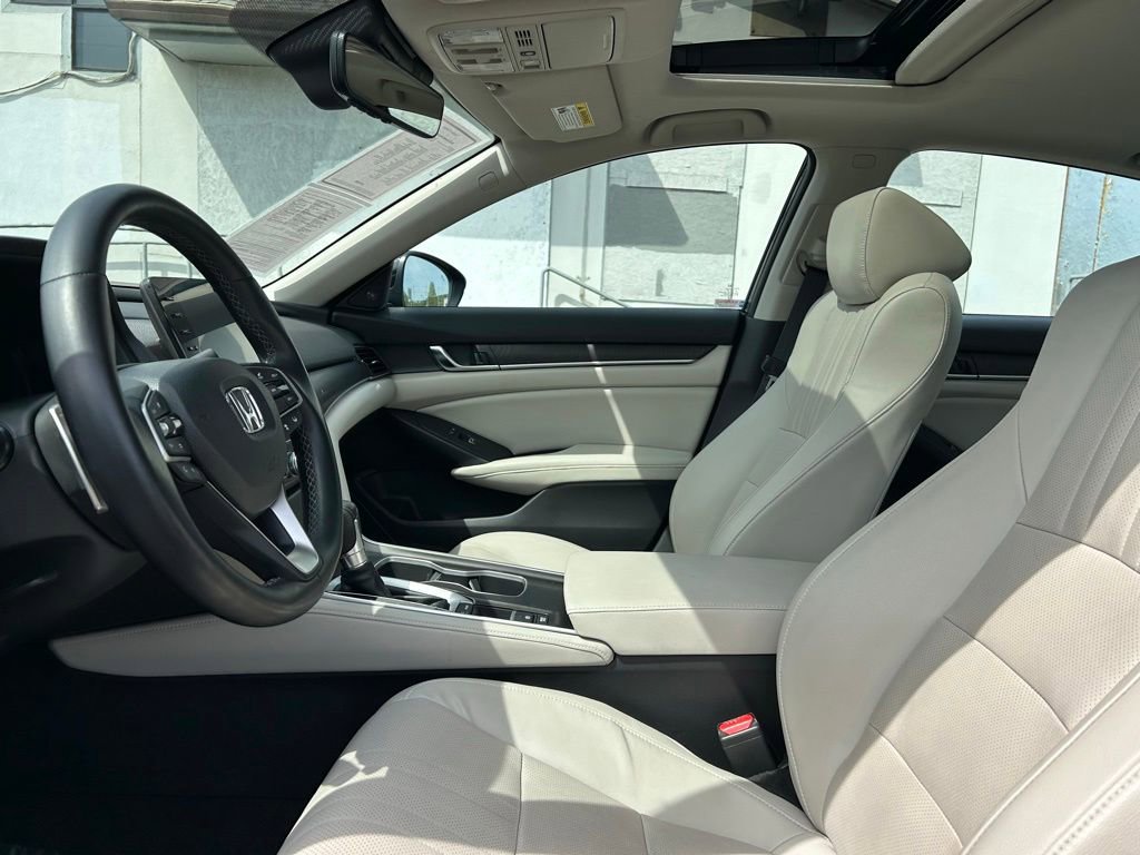 Used 2018 Honda Accord Touring image 10