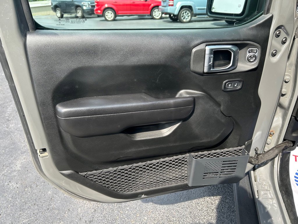 Used 2020 Jeep Wrangler Unlimited Rubicon w/ Quick Order Package 28Y Recon AWD/4WD image 17