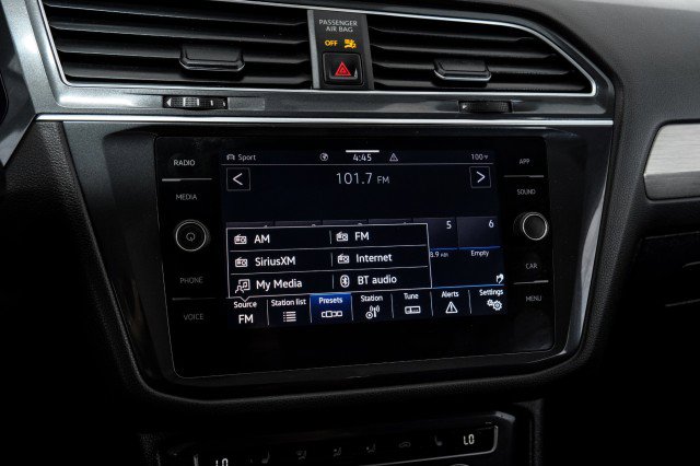 Used 2021 Volkswagen Tiguan SE R-Line image 27