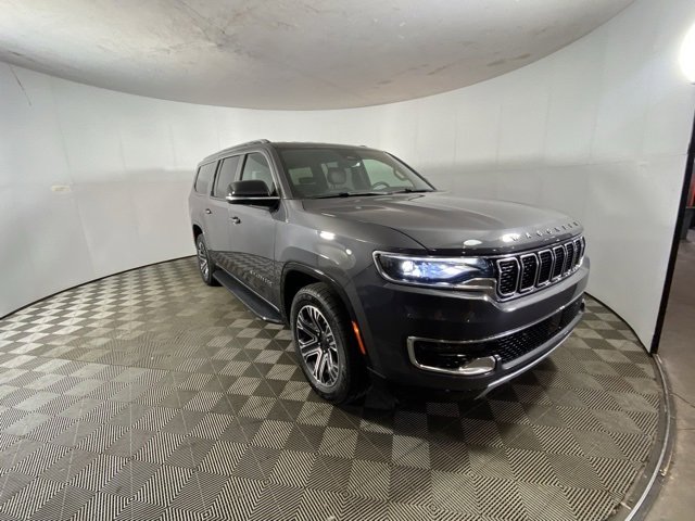 Used 2024 Jeep Wagoneer L Series II w/ Flexible Seating Group image 3