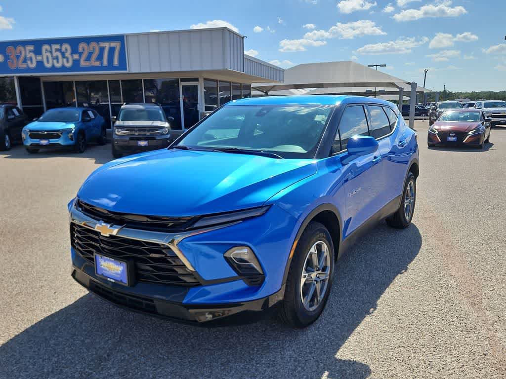 Used 2026 Chevrolet Blazer LT FWD image 4