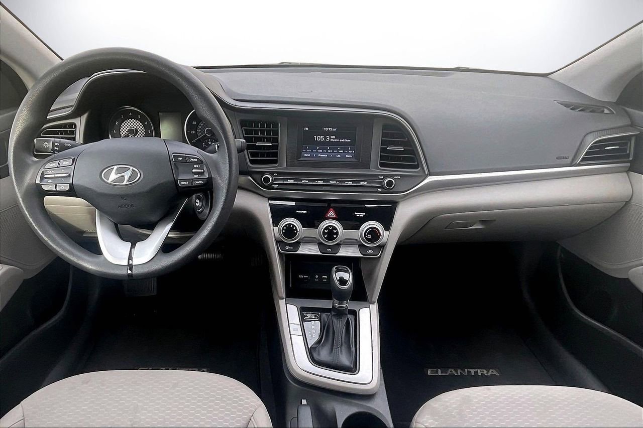 Used 2019 Hyundai Elantra SE image 15