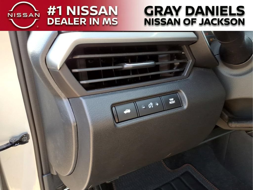 Used 2024 Nissan Altima 2.5 SR w/ SR Premium Package FWD image 12