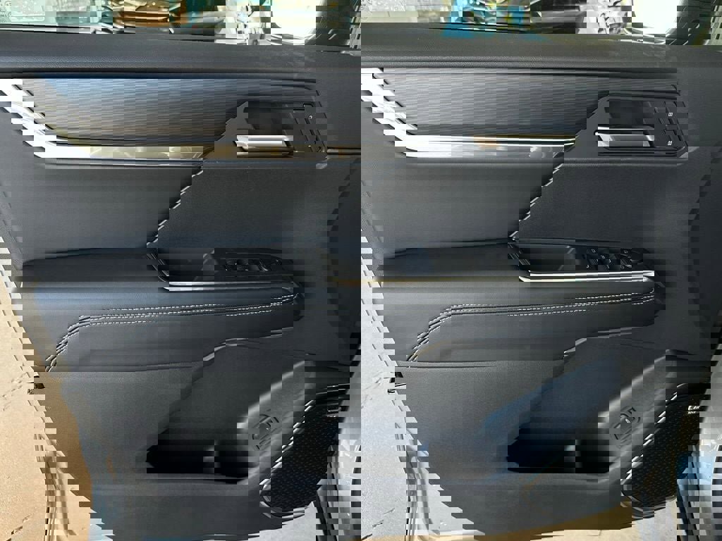 New 2026 GMC Acadia Elevation w/ Super Cruise Package image 11