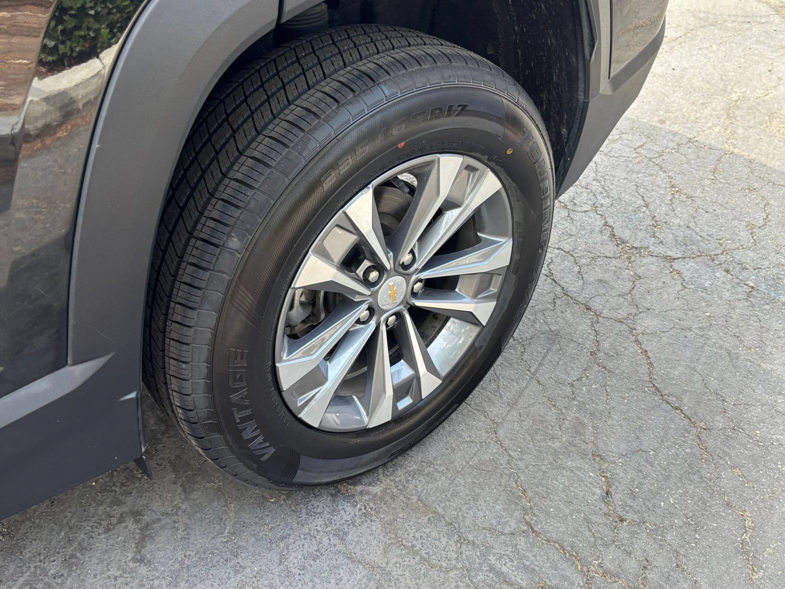 Used 2025 Chevrolet Equinox LT FWD image 30