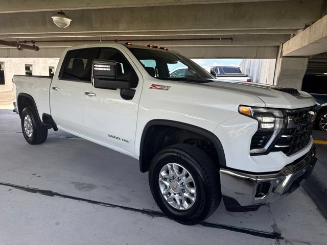 Used 2024 Chevrolet Silverado 3500 LTZ w/ LTZ Convenience Package AWD/4WD image 14