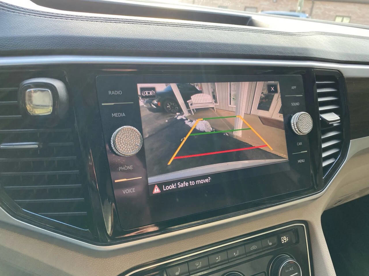 Used 2022 Volkswagen Atlas SE w/ Panoramic Sunroof Package image 18