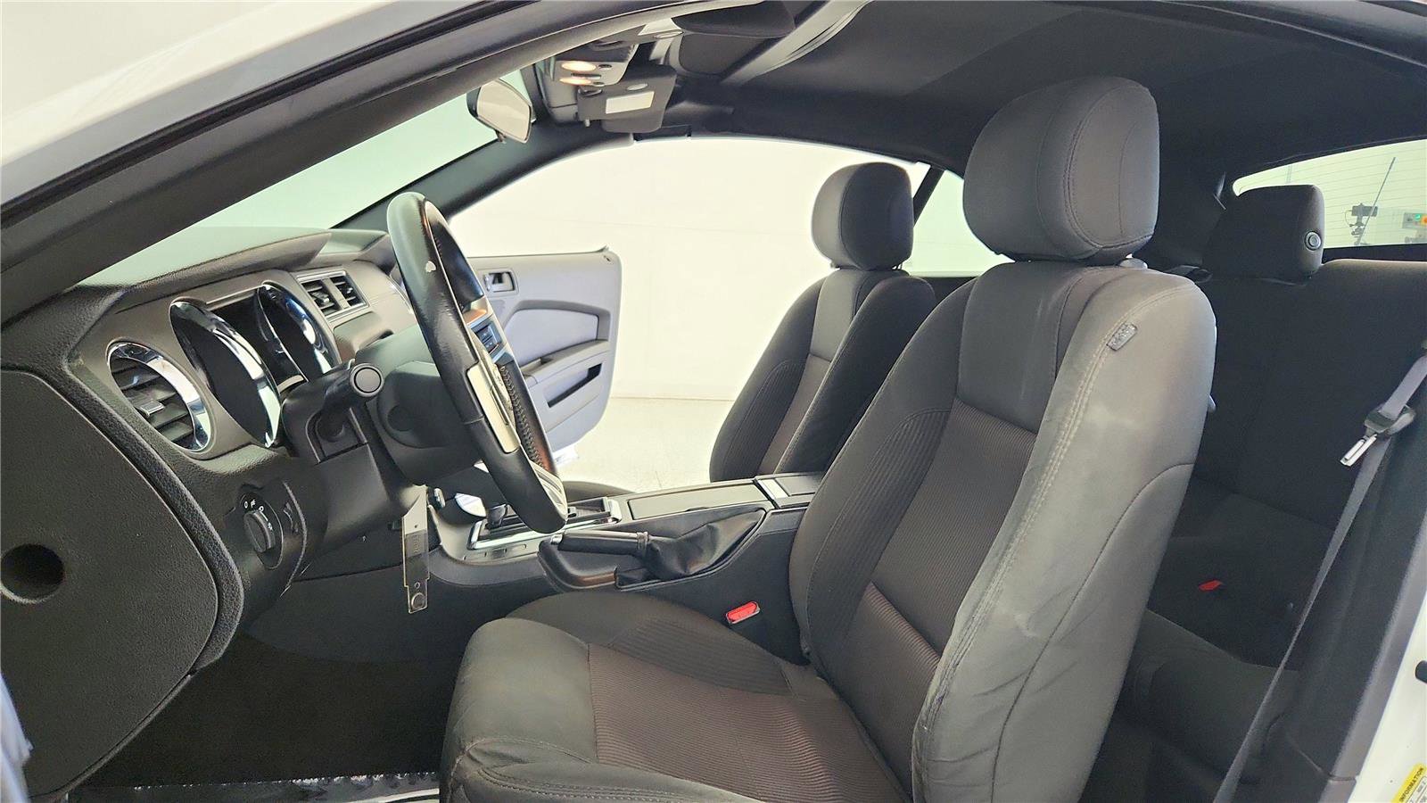 Used 2013 Ford Mustang Convertible image 24