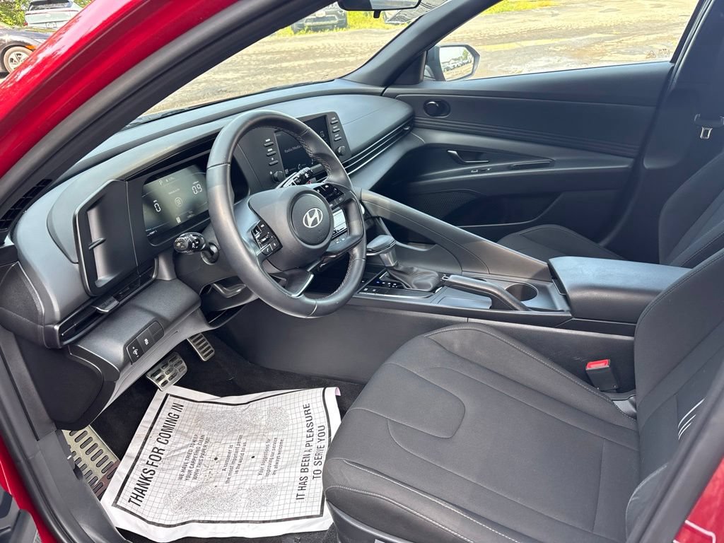 Used 2025 Hyundai Elantra Sport w/ Cargo Package FWD image 9