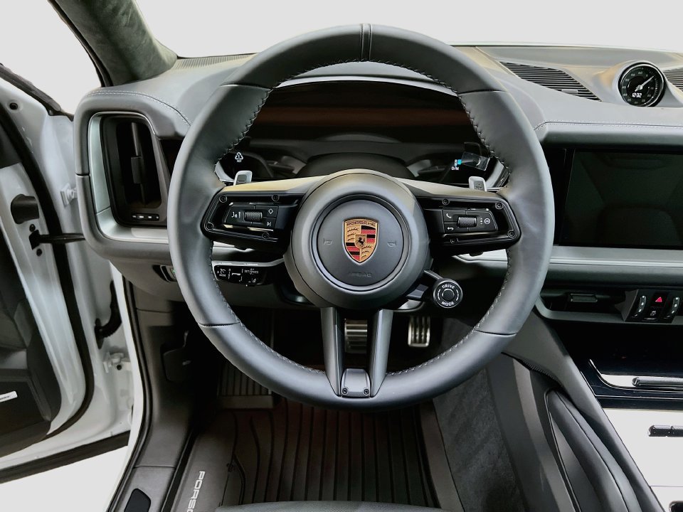 New 2026 Porsche Cayenne GTS AWD/4WD image 12