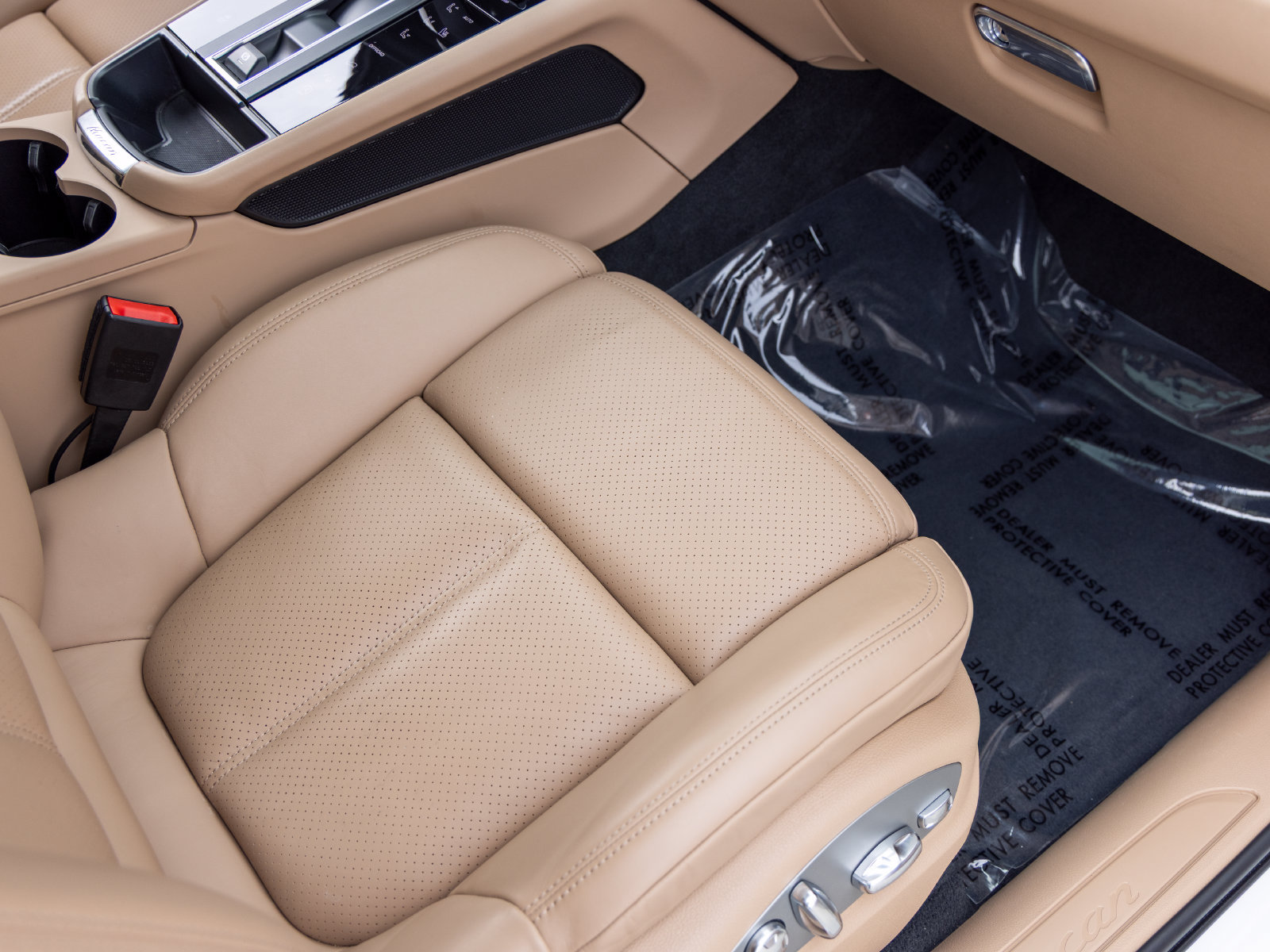 Used 2024 Porsche Macan AWD/4WD image 63