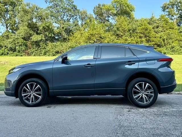 Used 2024 Toyota Venza LE AWD/4WD image 2