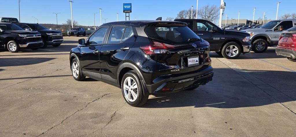 Used 2021 Nissan Kicks S image 4