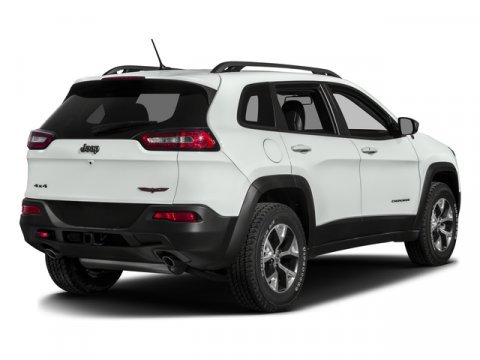 Used 2017 Jeep Cherokee Trailhawk image 2